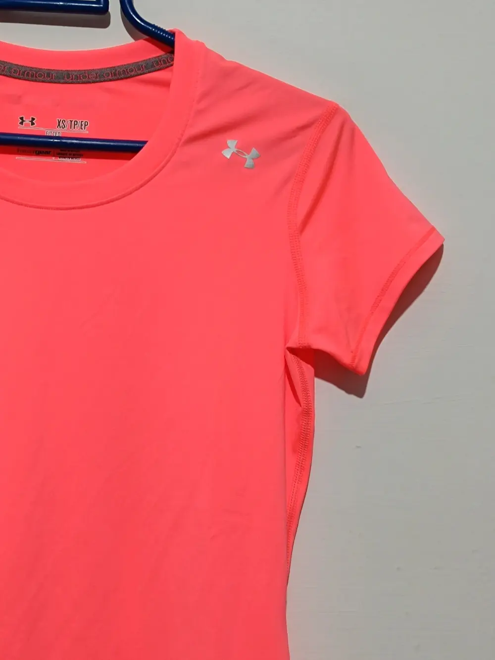 Camiseta tecnica Under Armour heat gear mujer talla XS ver medidas, foto 2