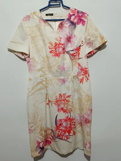 Vestido midi Lasserre talla 44 sirve para talla 42 ver medidas