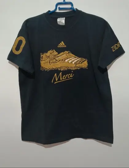 Camiseta Vintage Zidane 10 “merci” adidas talla S sirve para m ver medidas