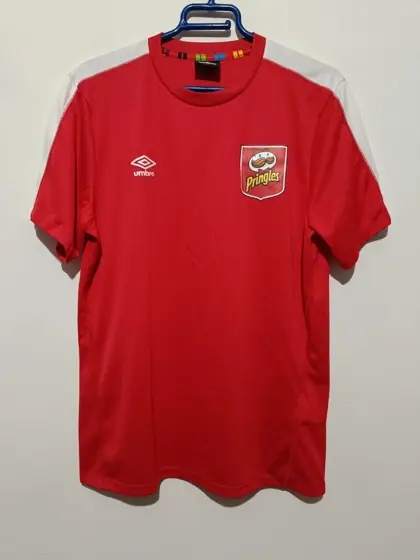 Camiseta Umbro Pringles talla S/M ver medidas
