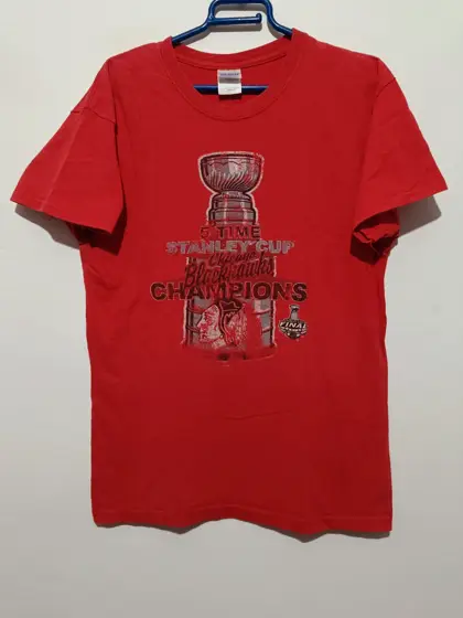 Camiseta Chicago BlackHawks Campeones NHL talla XL pero es una M ver medidas