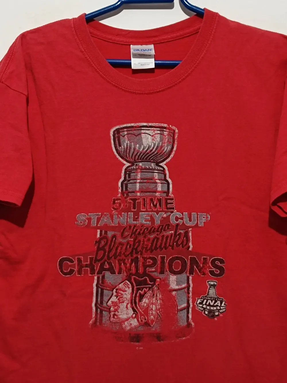 Camiseta Chicago BlackHawks Campeones NHL talla XL pero es una M ver medidas, foto 2