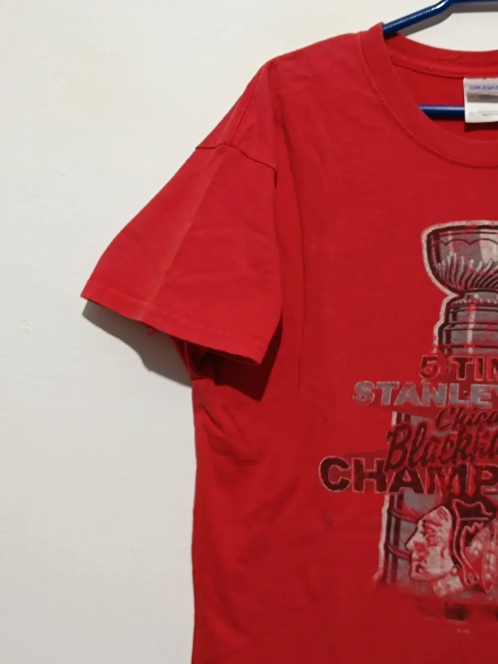 Camiseta Chicago BlackHawks Campeones NHL talla XL pero es una M ver medidas, foto 3