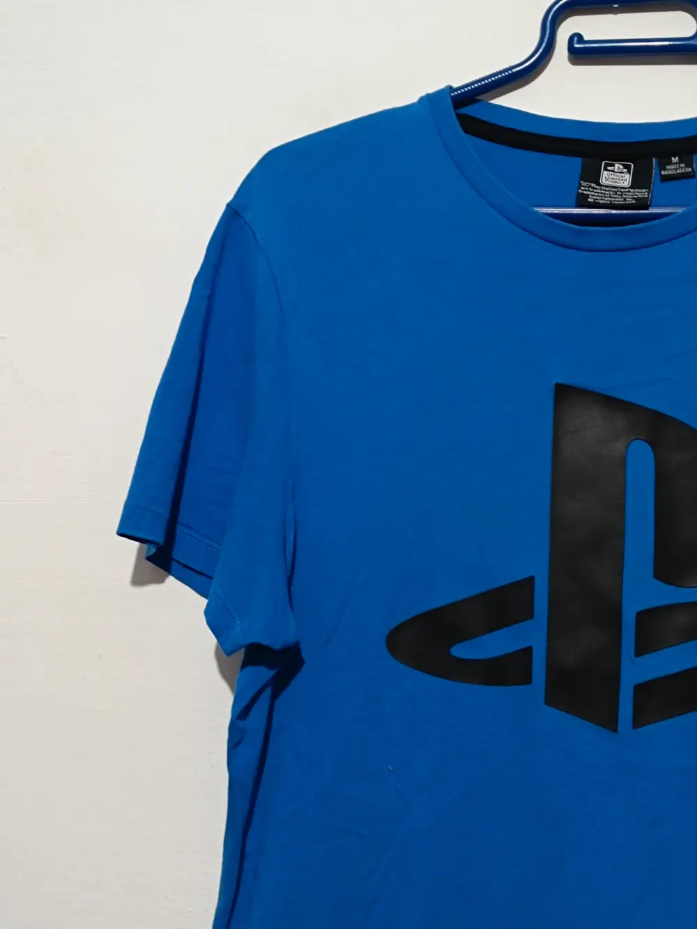 Camiseta manga corta Play station TM oficial Difuzed talla M sirve para S ver medidas, foto 3