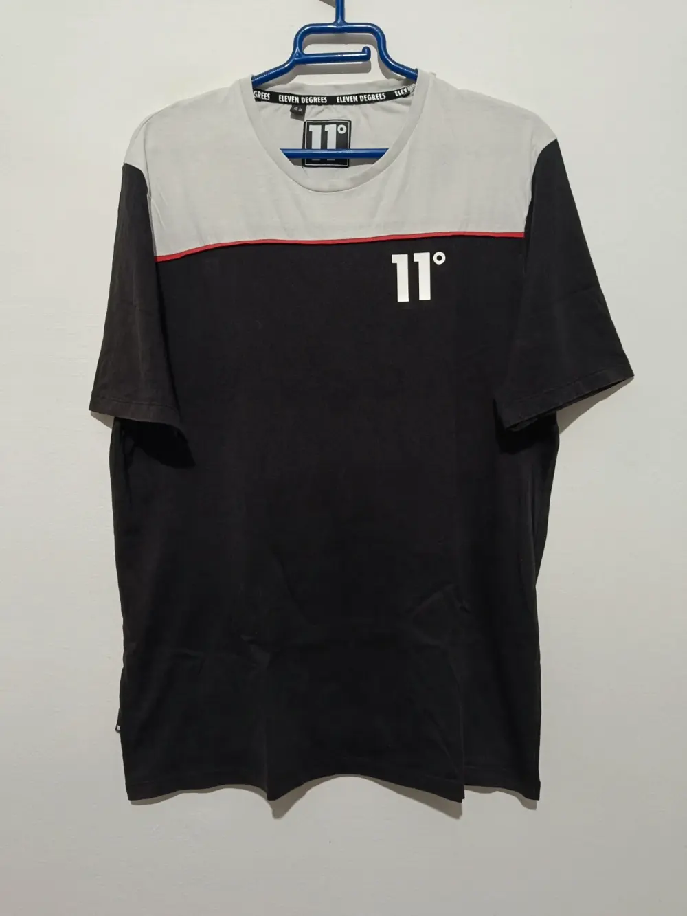 Camiseta manga corta Eleven Degress 11° talla L sirve para M ver medidas