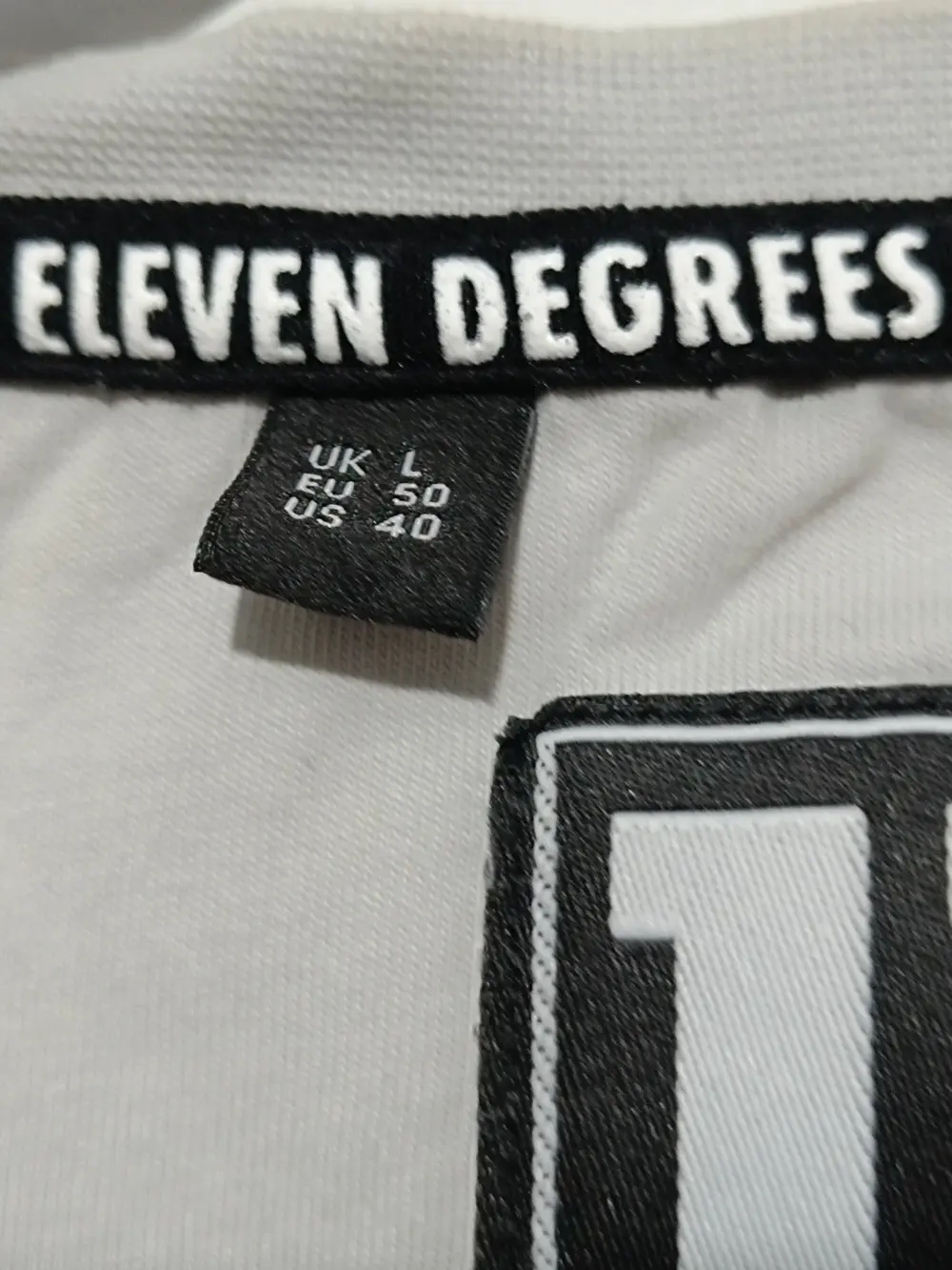 Camiseta manga corta Eleven Degress 11° talla L sirve para M ver medidas, foto 5