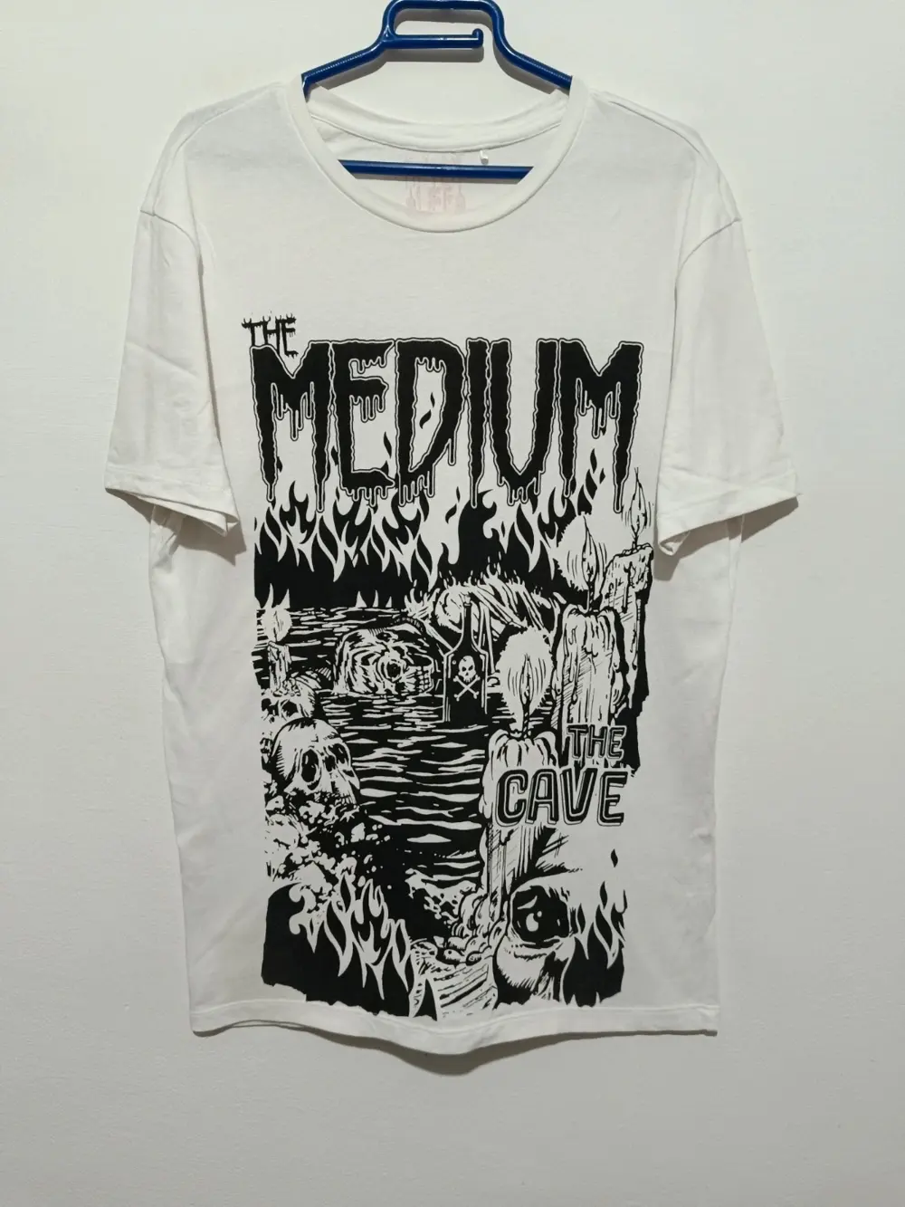 Camiseta The Medium the Cave talla M sirve para L ver medidas