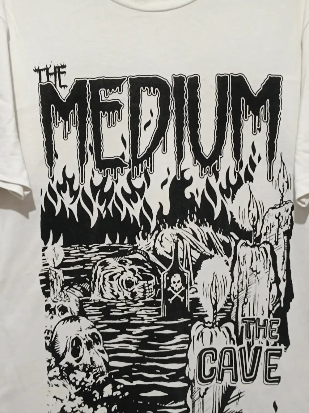 Camiseta The Medium the Cave talla M sirve para L ver medidas, foto 3