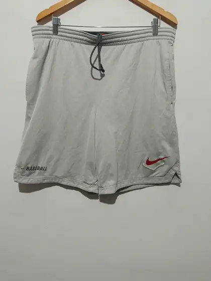 Pantalón corto Nike Beisbol Dri-fit talla M pero es mas una L/XL ver medidas