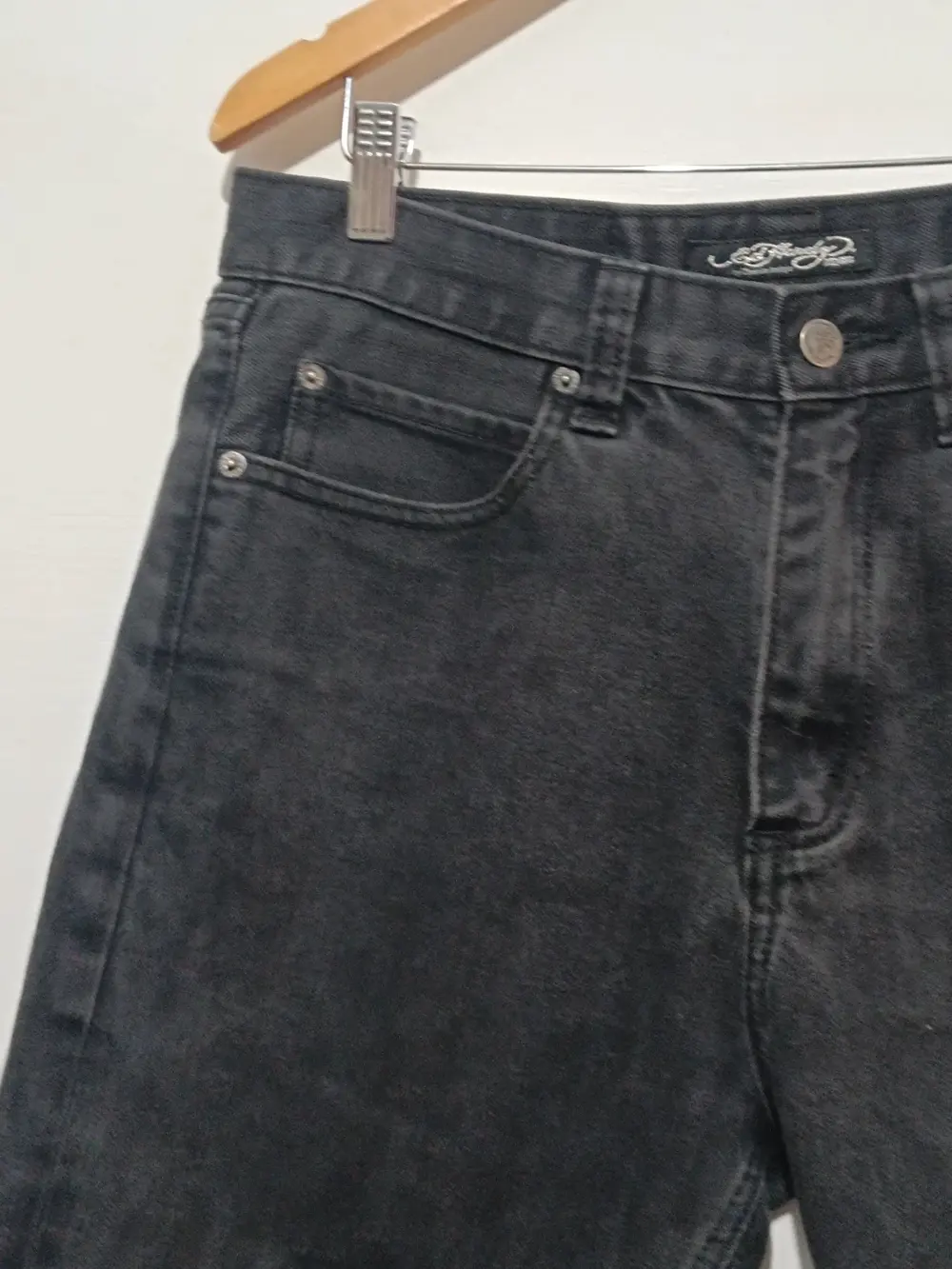 Pantalón vaquero corto Ed Hardy Born to raise hell talla 42 sirve para L ver medidas, foto 3