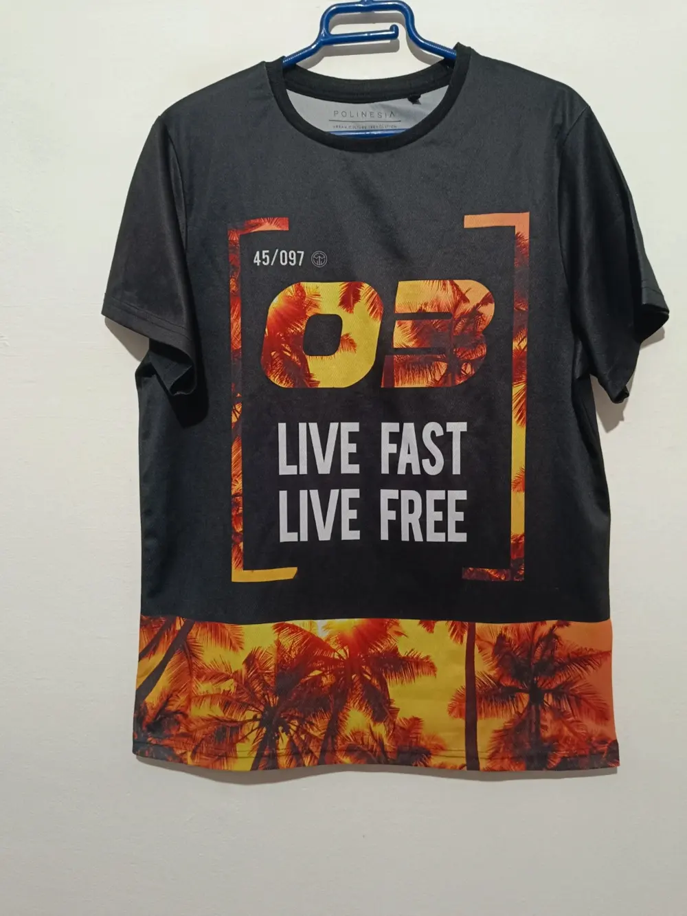 Camiseta manga corta Live fast Live free Polinesia talla S ver medidas