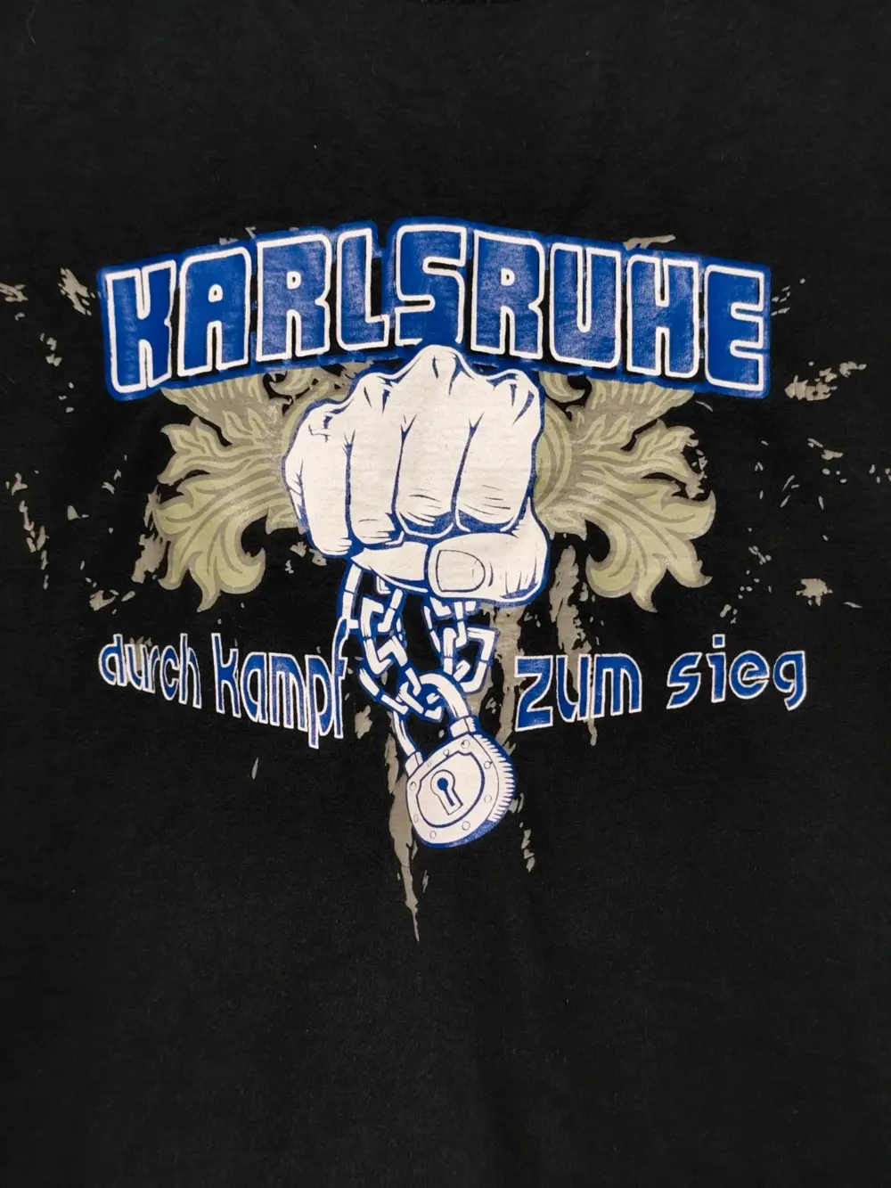 Camiseta vintage Karlsruhe " a traves de la lucha hacia la victoria" talla XL/XXL ver medidas, foto 3