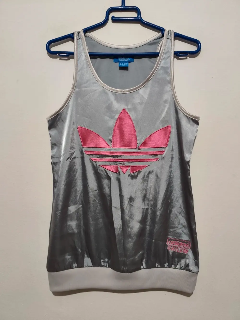 Camiseta sin mangas Adidas Chile 62 metalizada talla 34 sirve para S ver medidas