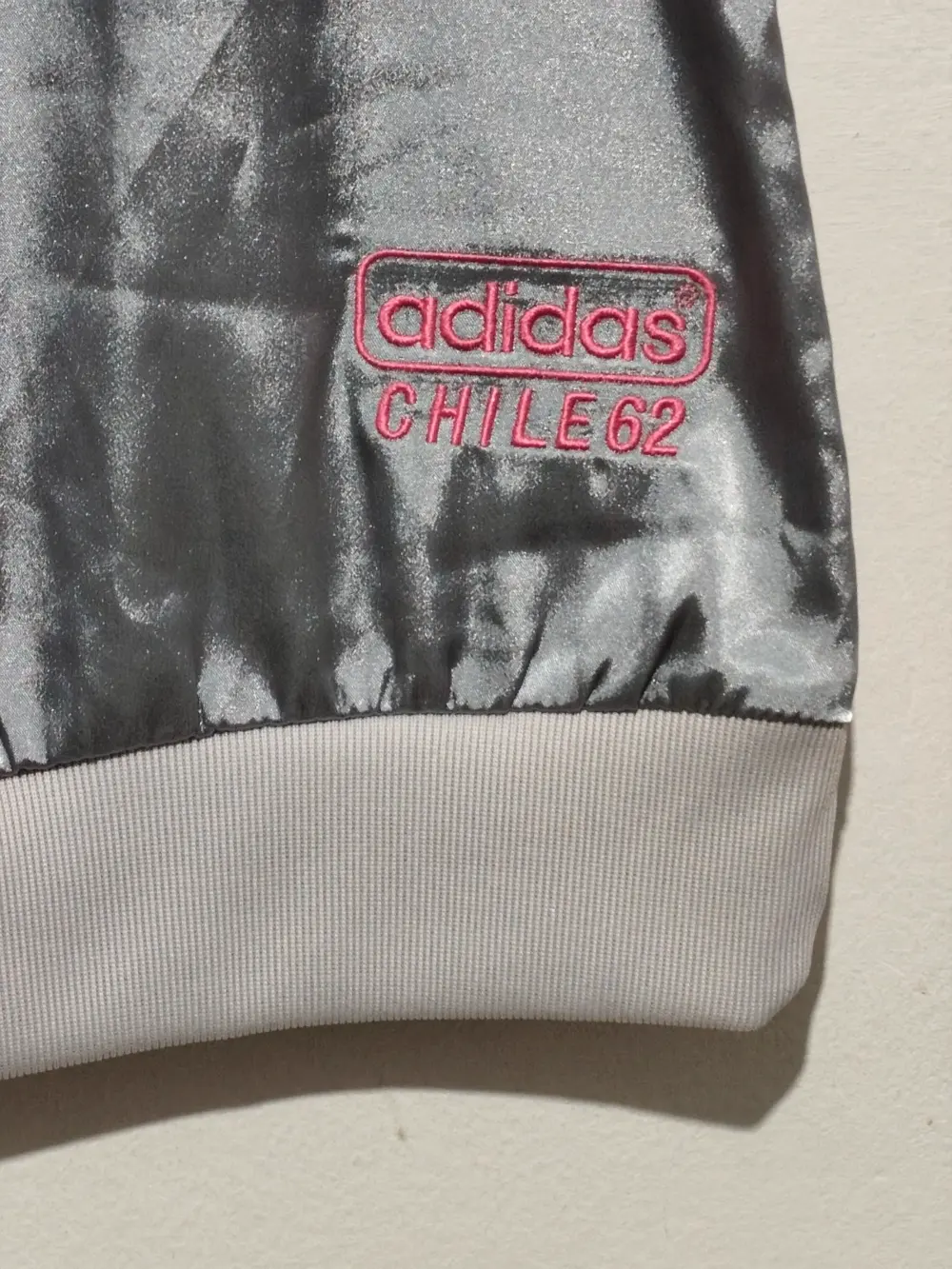 Camiseta sin mangas Adidas Chile 62 metalizada talla 34 sirve para S ver medidas, foto 2