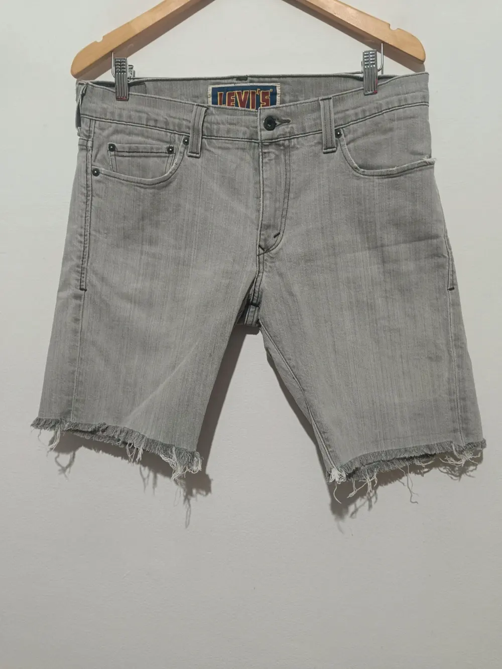 Pantalon vaquero corto Levi's Skinny 511 S talla W34 L36 sirve para L ver medidas