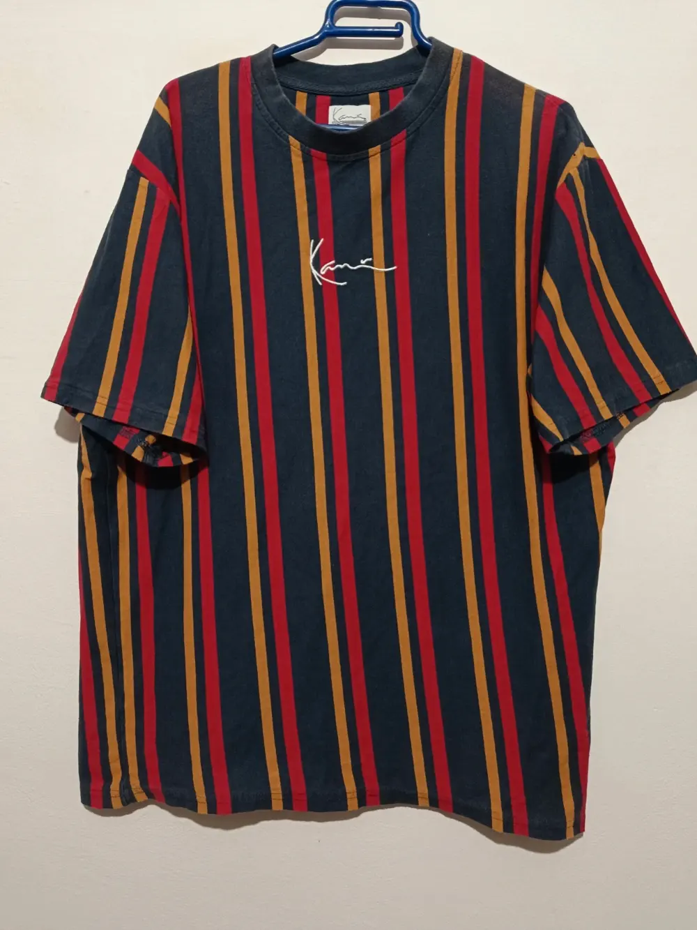 Camiseta a rayas multicolor Karl Kani talla M sirve para L ver medidas