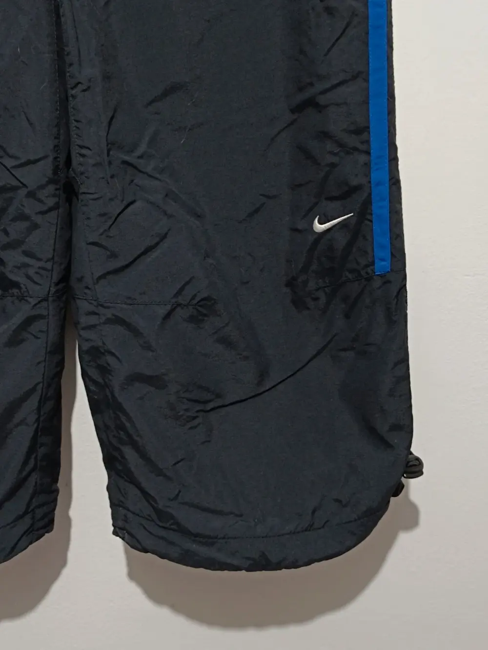 Pantalón hasta la rodilla Nike vintage talla L pero es mas una XL ver medidas, foto 2