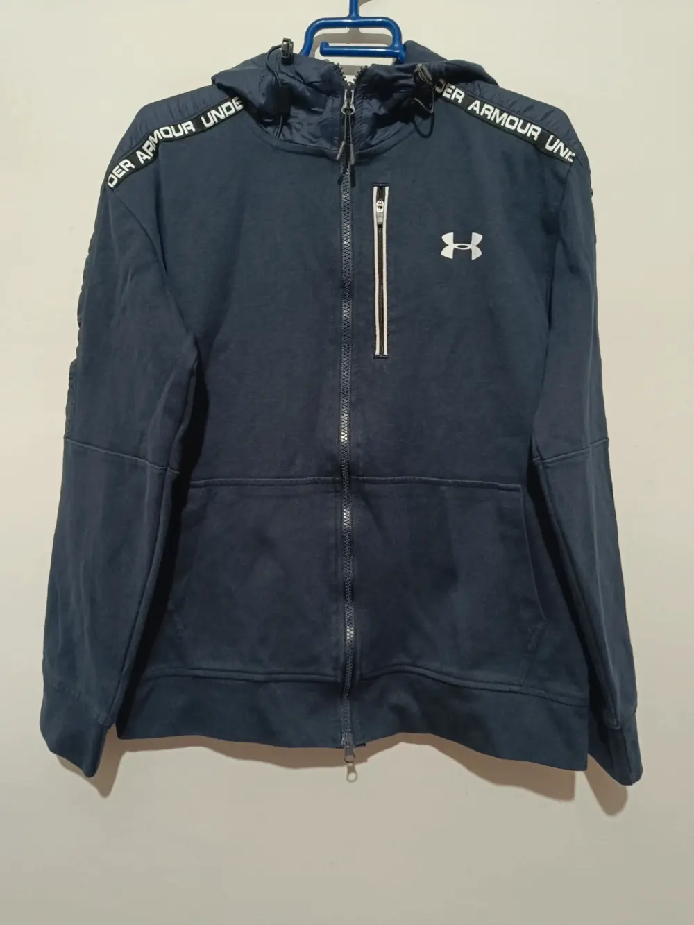 Sudadera chaqueta performance Under Armour talla L
