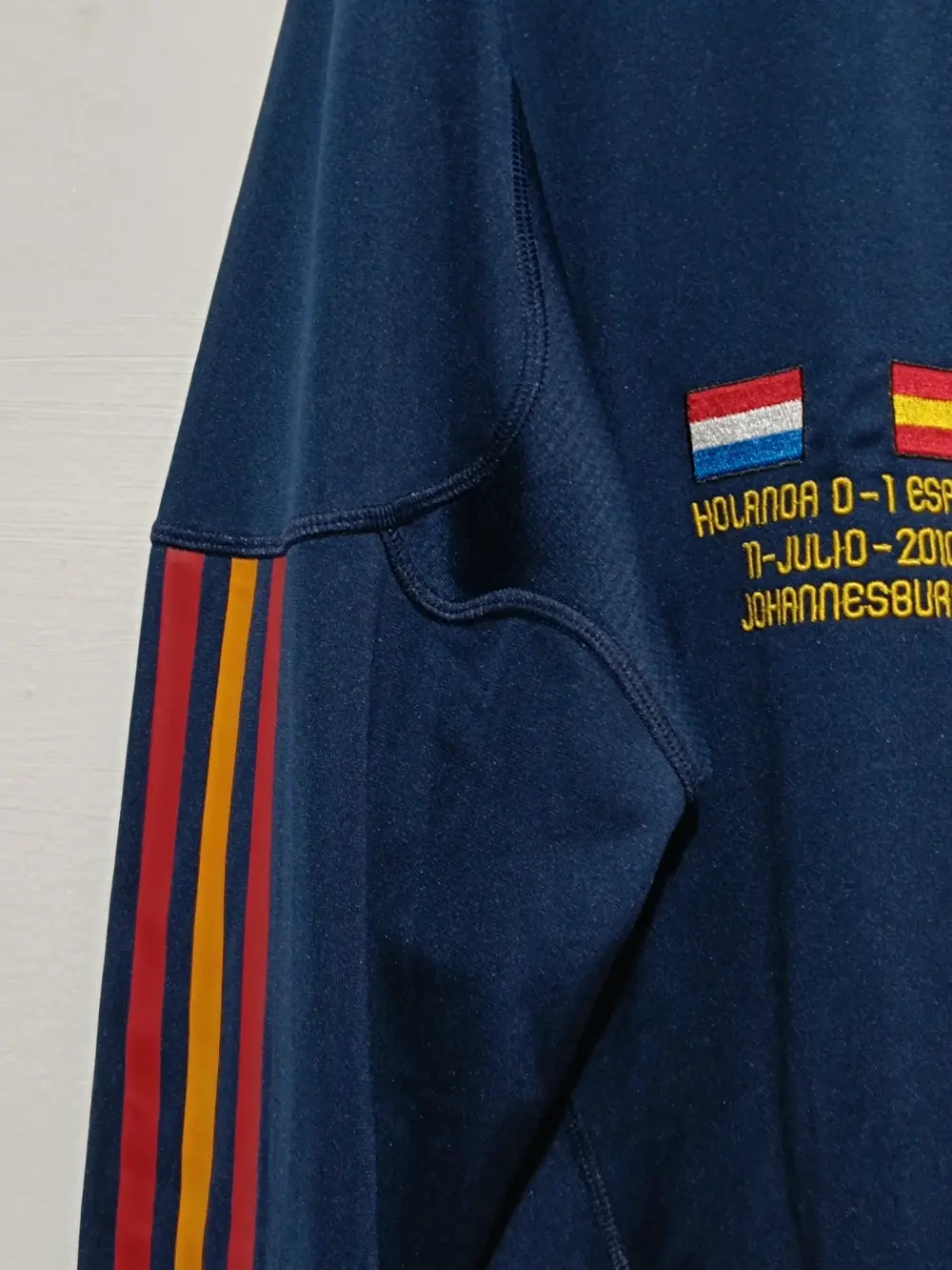 Camiseta vintage España mundial 2010 Adidas formotion talla XL pero sirve para L ver medidas, foto 5