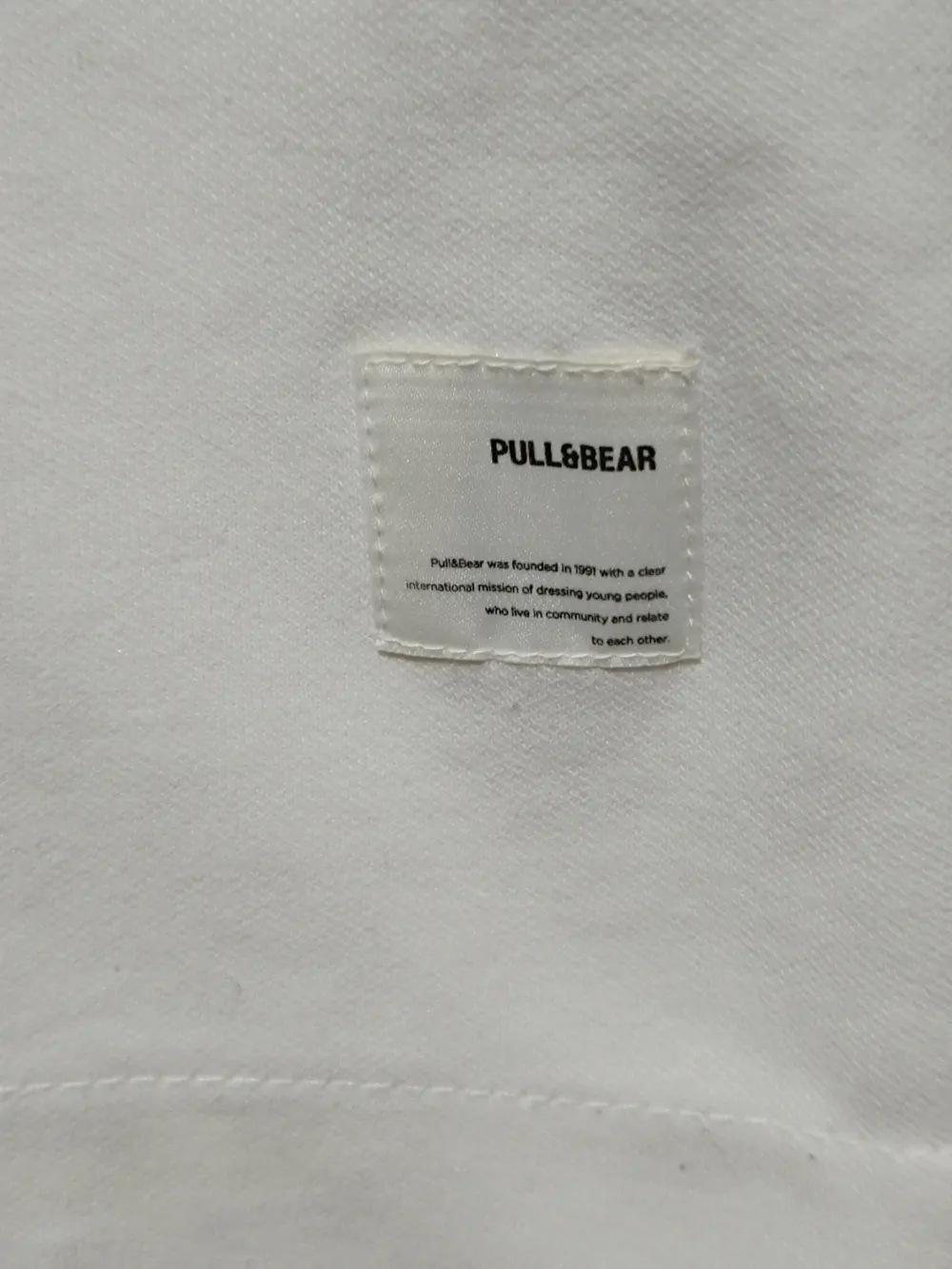 Camiseta gráfica Pull & Bear talla L ver medidas, foto 2