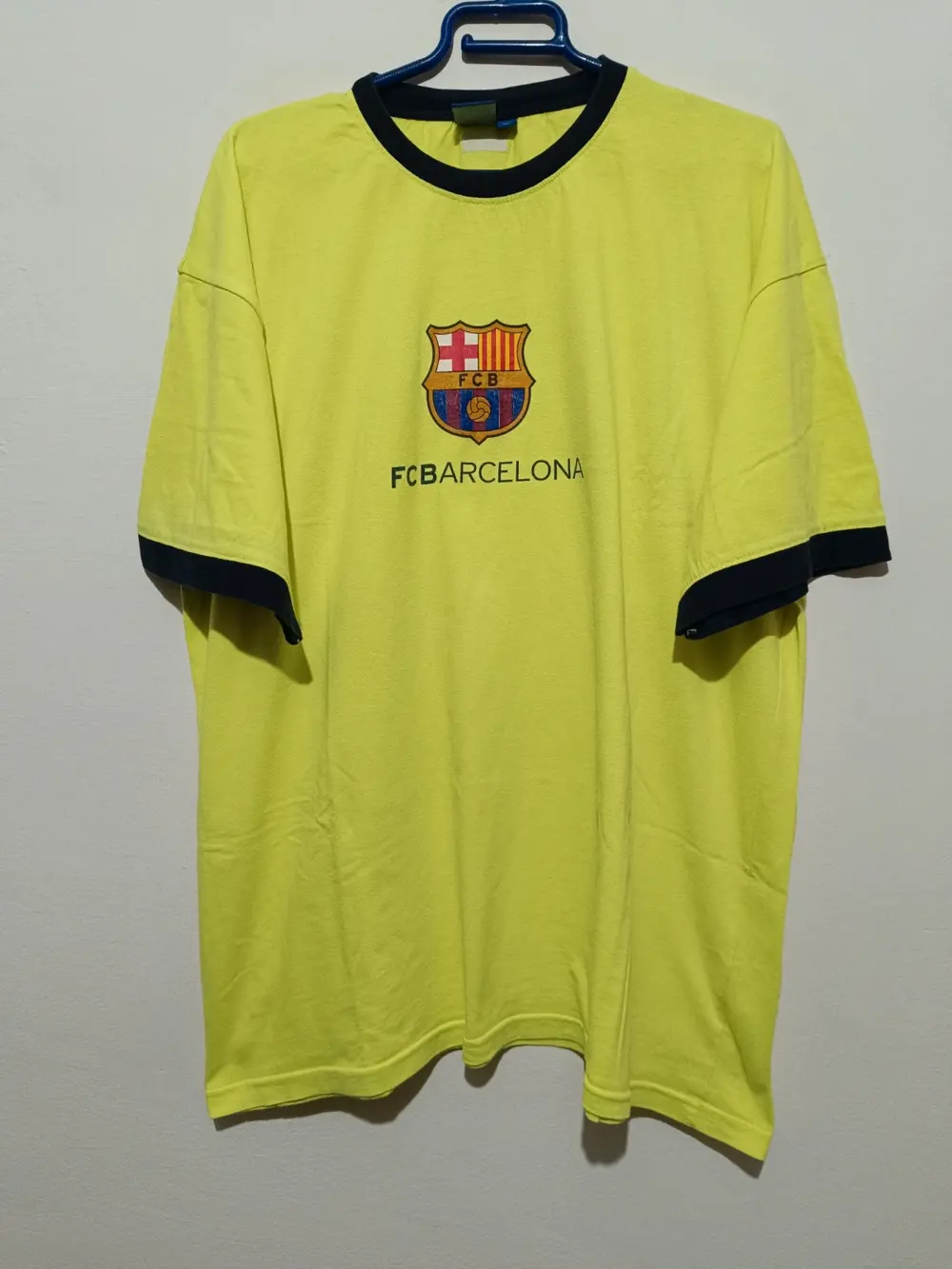 Camiseta FC Barcelona oficial logo amarilla talla XL