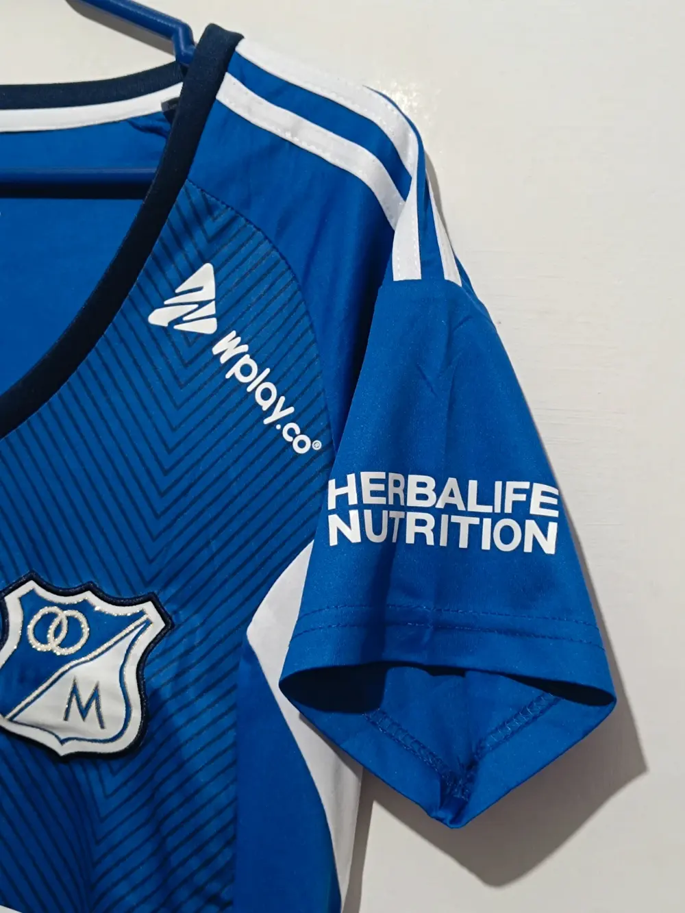 Camiseta Millonarios Adidas año 2023 talla L mujer, foto 3