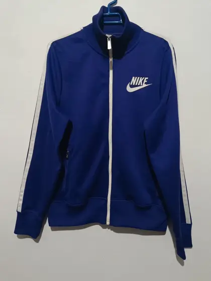 Chaqueta Nike morada Sportswear talla S