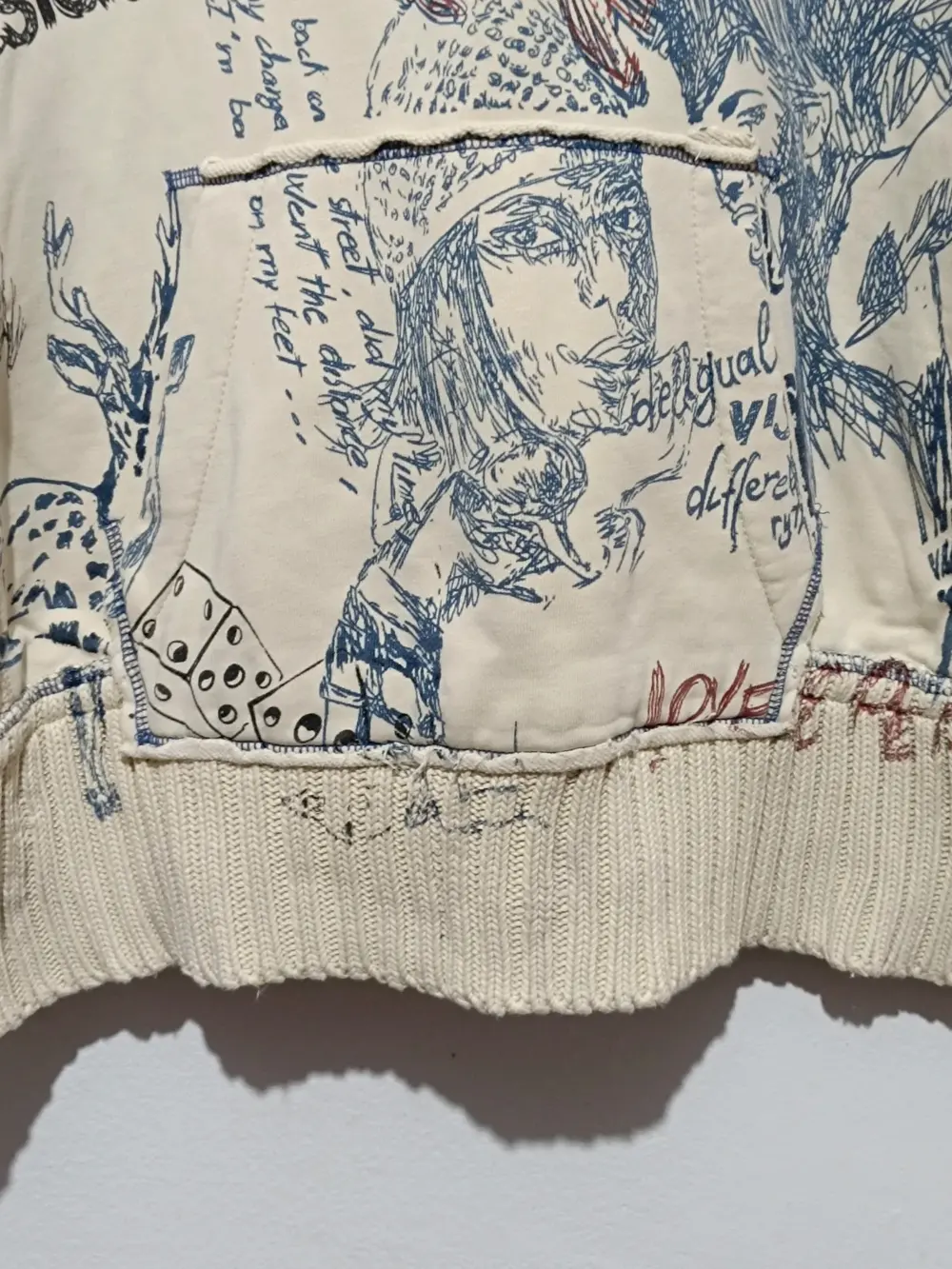 Sudadera con capucha Desigual talla M sirve para L ver medidas, foto 3