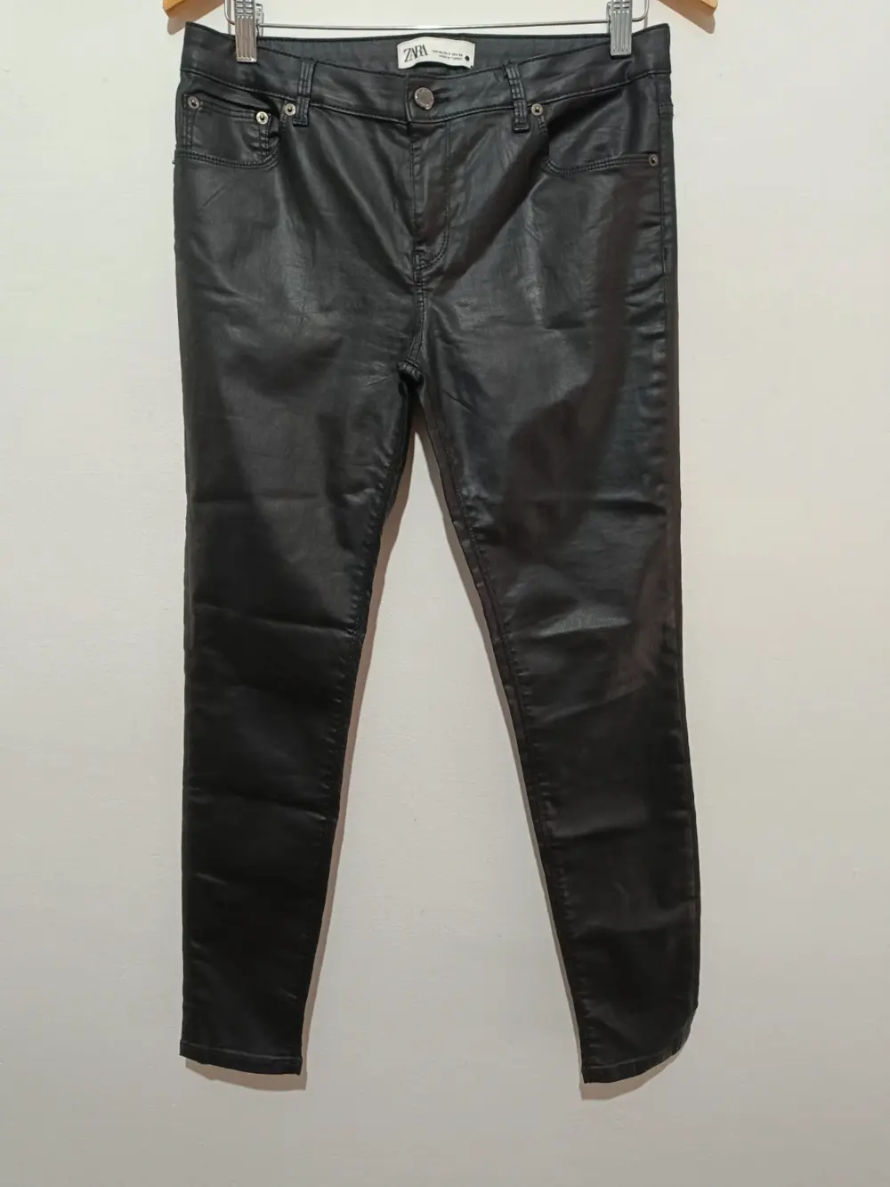 Pantalon negro cuero Zara talla 40