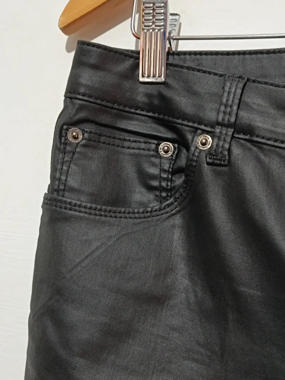 Pantalon negro cuero Zara talla 40, foto 3