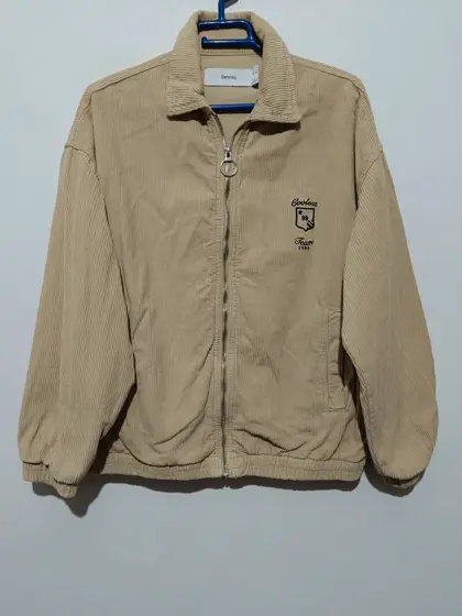 Chaqueta beige Bershka talla S