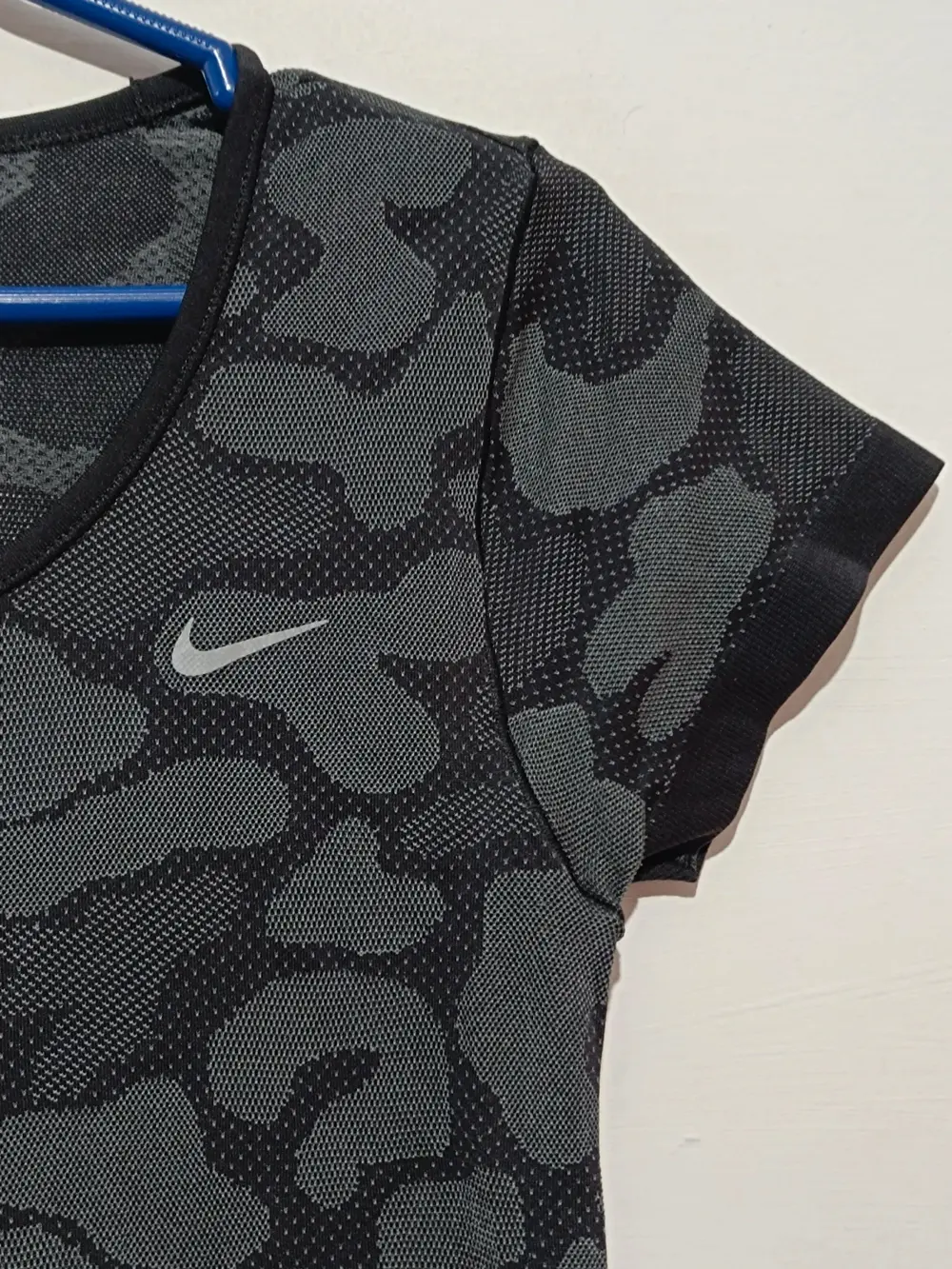 Camiseta Nike running camuflaje mujer talla XS, foto 5
