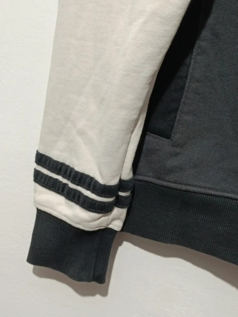 Chaqueta Nike blanco hueso y negro lavado logo universitario retro de felpa Retro Varsity talla M, foto 5