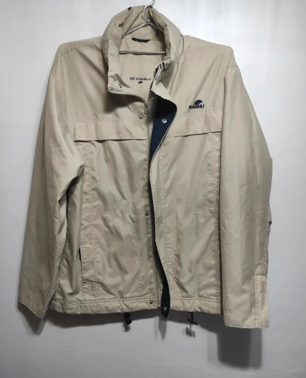 Chaqueta entretiempo Karhu con capucha talla S*
