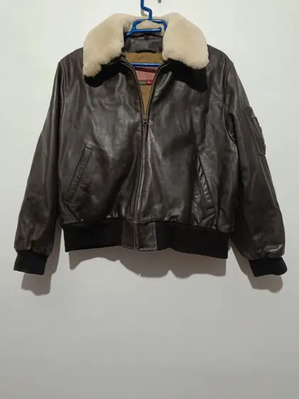 Chaqueta Piloto Aviador Redskins cuero talla L equivale a una XS ver medidas