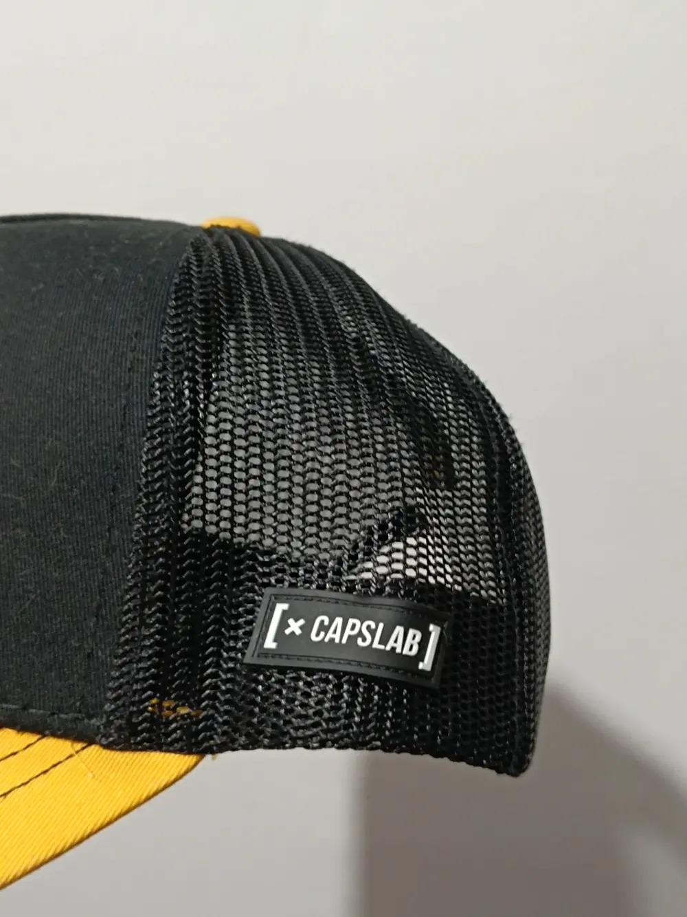 Gorra trucker Looney tunes Pato Lucas Capslab talla única ajustable adulto unisex, foto 3