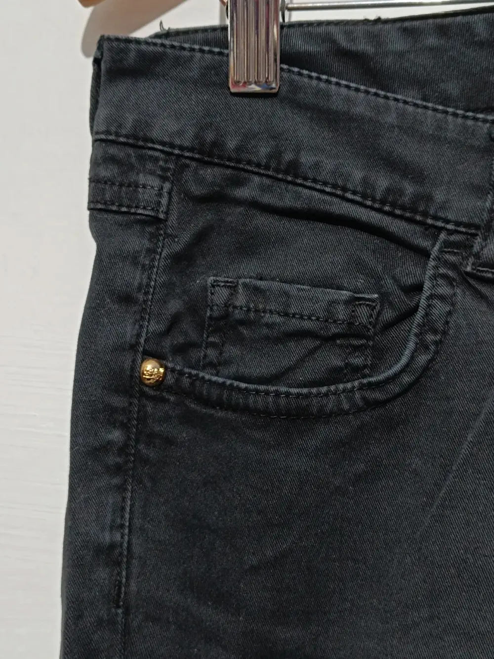 Pantalon negro vaquero Cavalli class talla 38 ver medidas, foto 2
