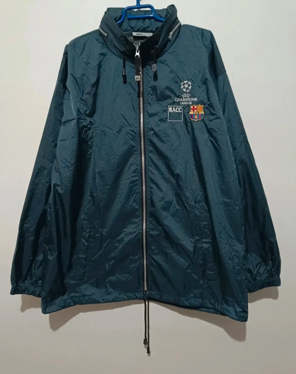 Chaqueta impermeable UEFA Champions League FC Barcelona Slazenger talla XL*