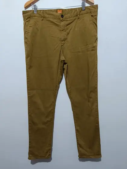 Pantalon chino mostaza Hugo Boss Tapered fit talla XL/XXL ver medidas