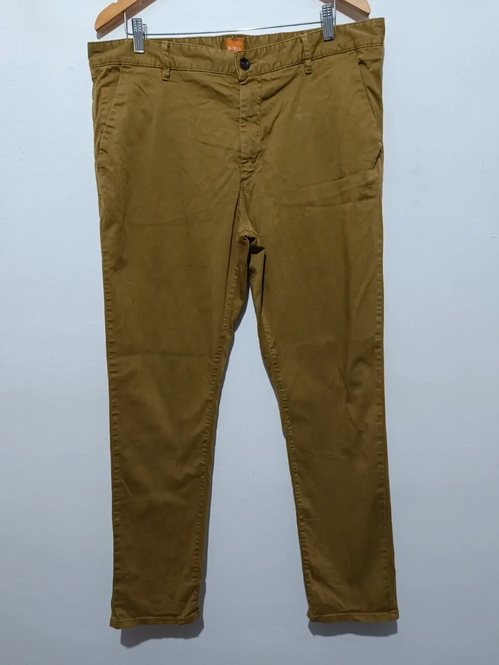 Pantalon chino mostaza Hugo Boss Tapered fit talla XL/XXL ver medidas