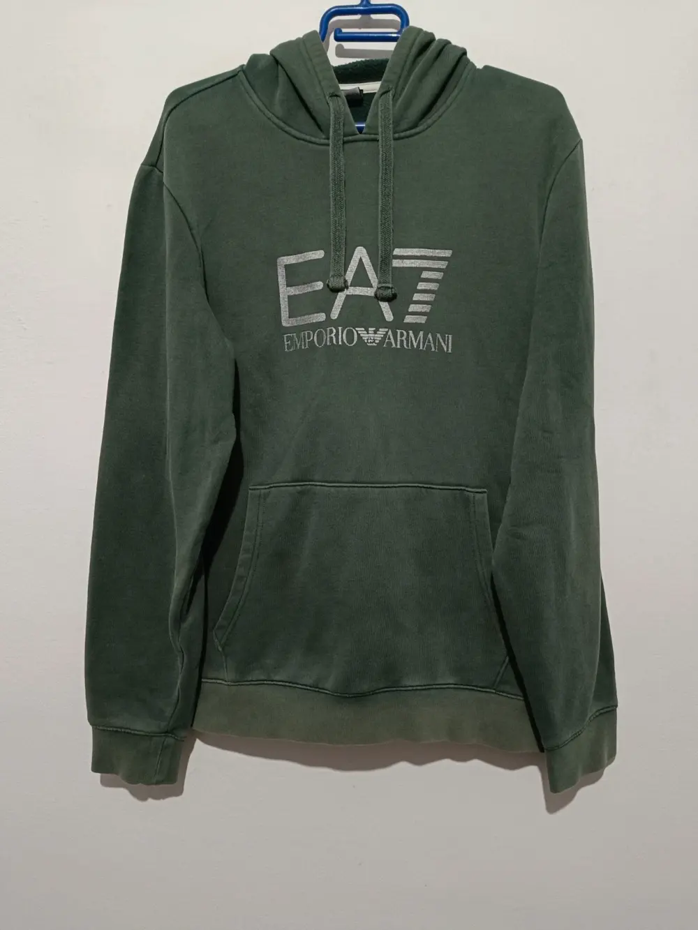 Sudadera Verde oliva Emporio Armani talla XL sirve para L ver medidas
