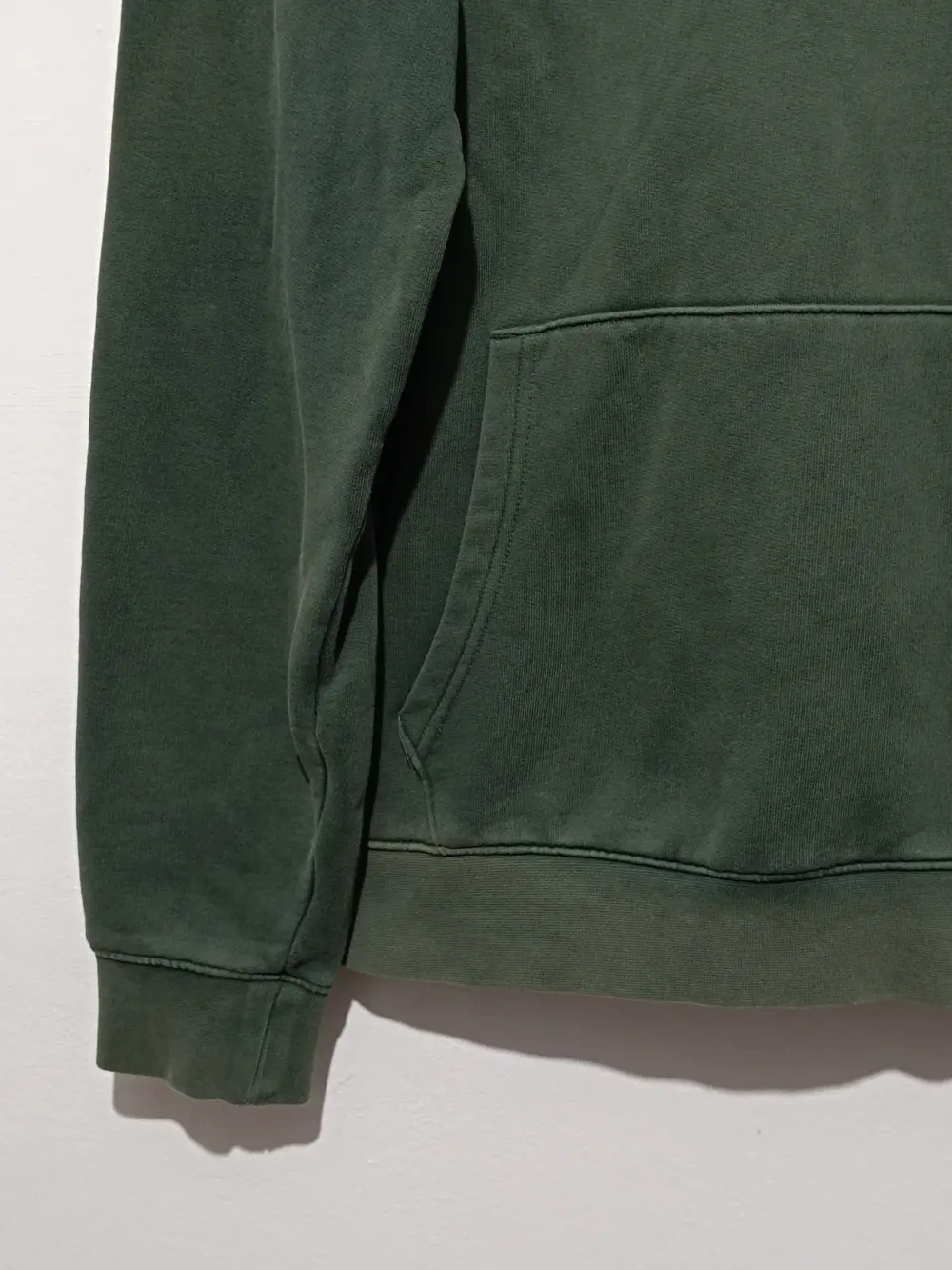 Sudadera Verde oliva Emporio Armani talla XL sirve para L ver medidas, foto 2