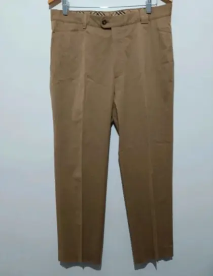 Pantalon Burberry talla 44 ver medidas*