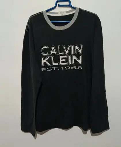 Camiseta manga larga Calvin Klein talla L*