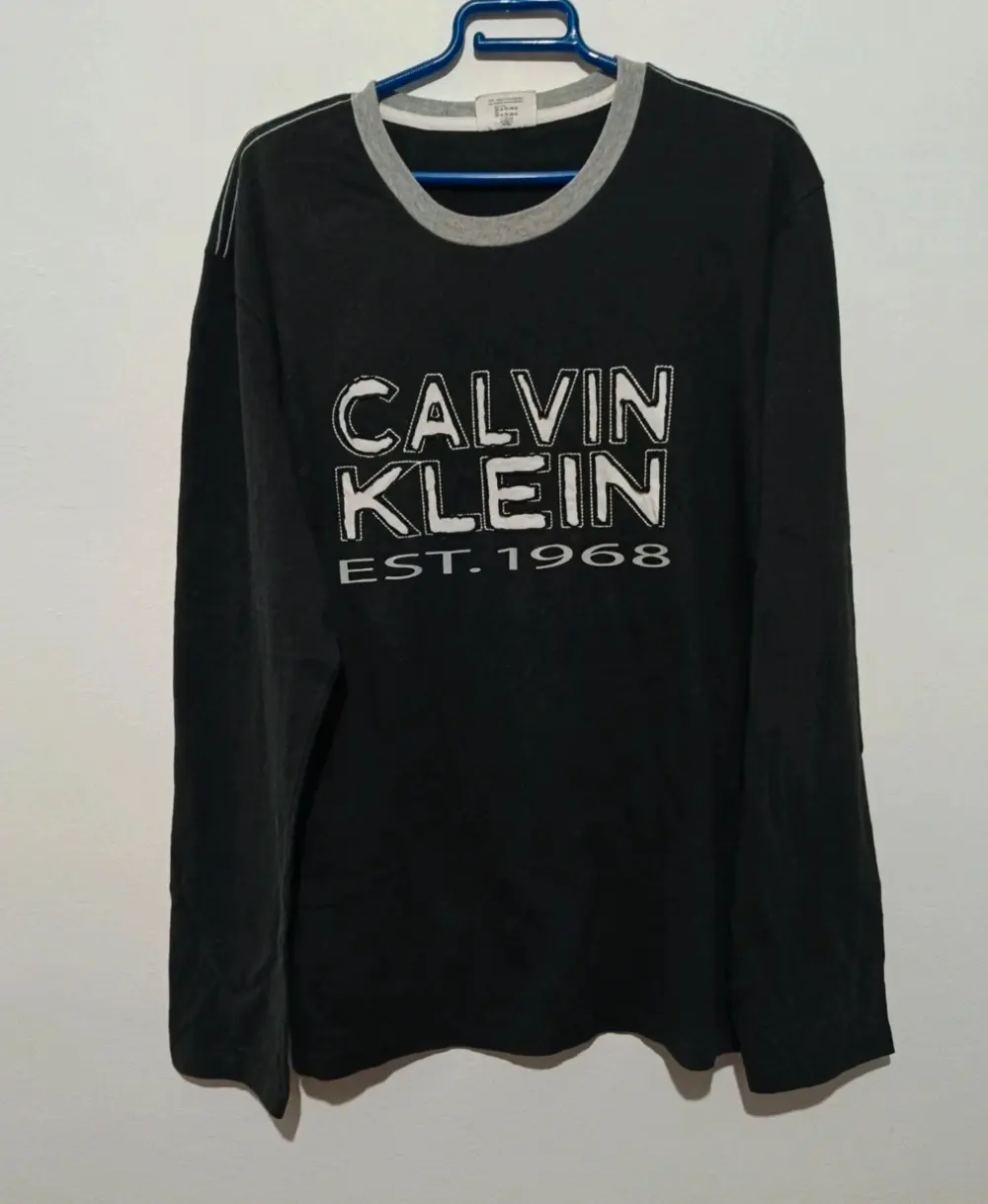 Camiseta manga larga Calvin Klein talla L*
