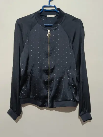 Chaqueta bomber topos azul Stradivarius talla M