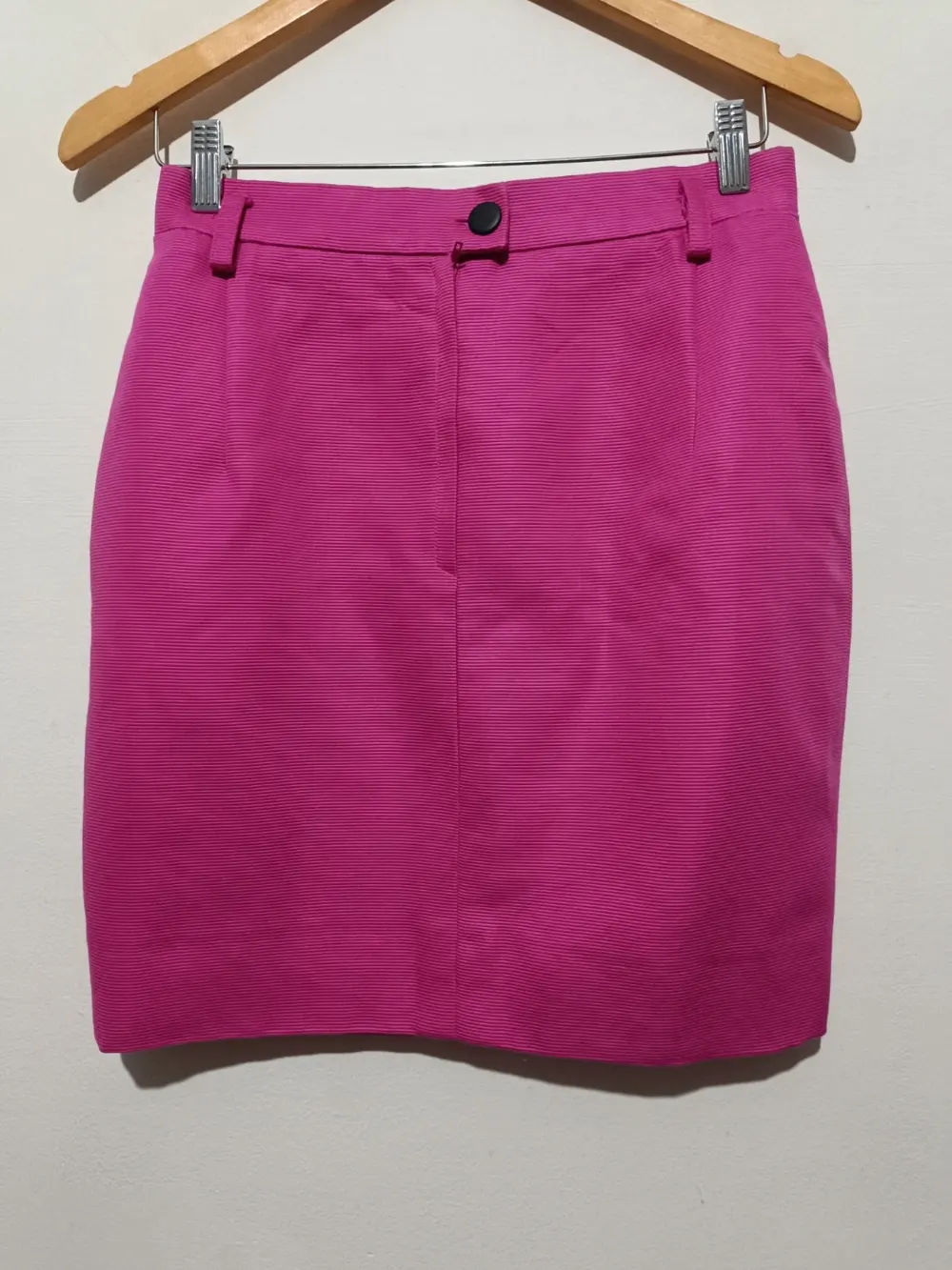 Falda tubo fucsia vintage Laurel talla 40 equivale a una S ver medidas