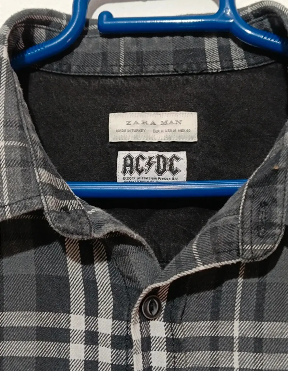 Camisa AC/DC Zara man ver medidas*, foto 2