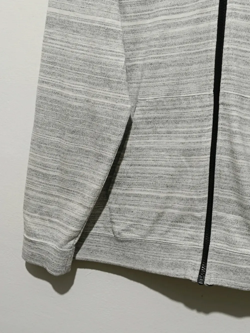Sudadera gris con capucha y cremallera Nike talla L ver medidas, foto 3