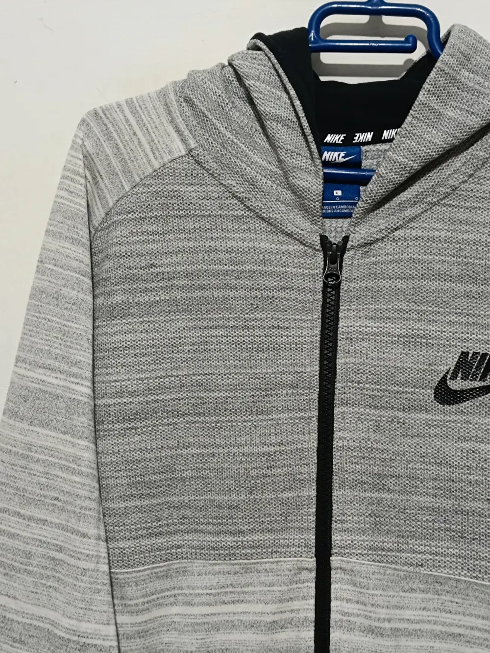 Sudadera gris con capucha y cremallera Nike talla L ver medidas, foto 5